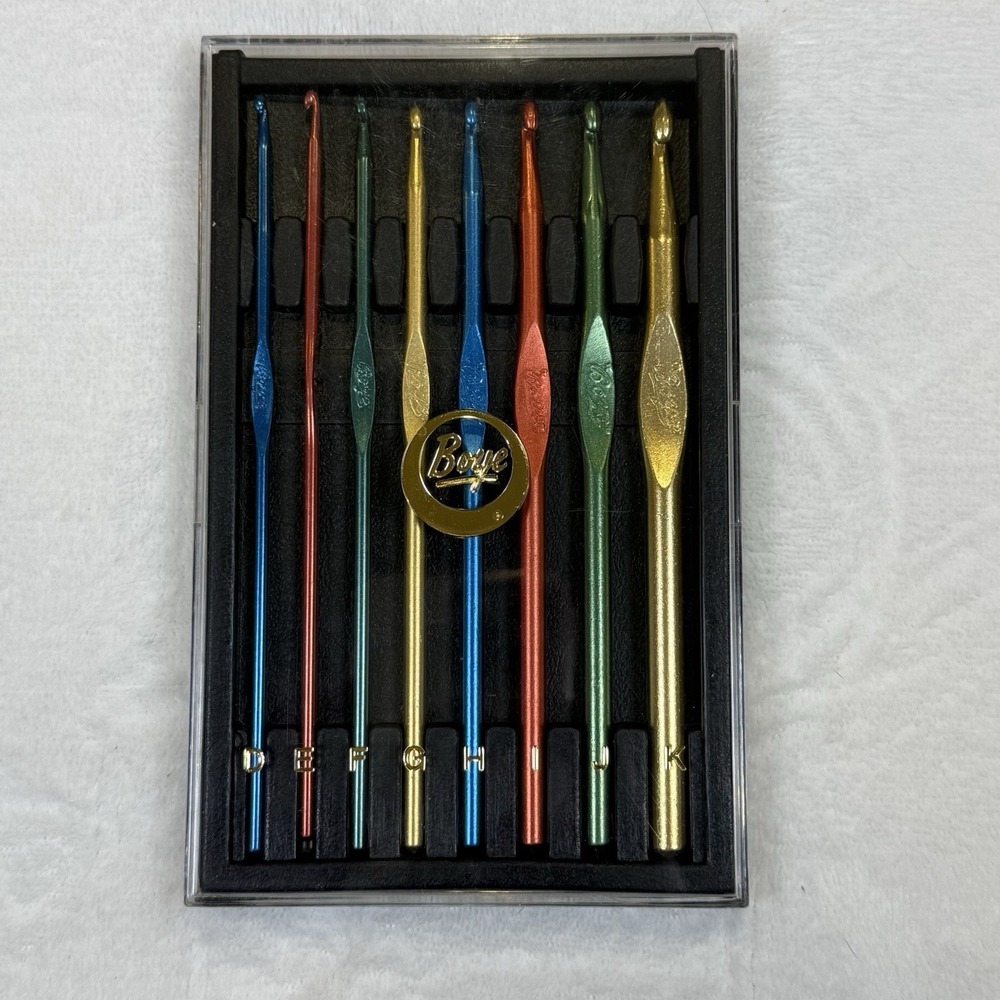 Vintage Boye Aluminum Crochet Hook Set D-K 8 Pc Multicolor with Case